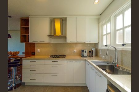 Casa de condomínio à venda com 196m², 3 quartos e 2 vagas Casa de condomínio à venda com 196m², 3 quartos e 2 vagasCozinha