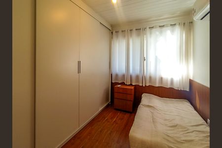 Casa de condomínio à venda com 196m², 3 quartos e 2 vagas Casa de condomínio à venda com 196m², 3 quartos e 2 vagasQuarto 1