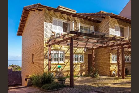 Casa de condomínio à venda com 196m², 3 quartos e 2 vagas Casa de condomínio à venda com 196m², 3 quartos e 2 vagasÁrea Externa