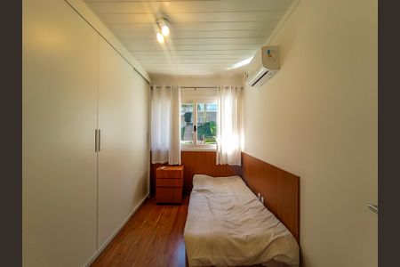 Casa de condomínio à venda com 196m², 3 quartos e 2 vagas Casa de condomínio à venda com 196m², 3 quartos e 2 vagasQuarto 1