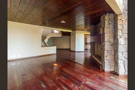 Casa de condomínio à venda com 196m², 3 quartos e 2 vagas Casa de condomínio à venda com 196m², 3 quartos e 2 vagasHall de Entrada