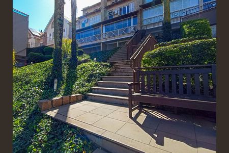 Casa de condomínio à venda com 196m², 3 quartos e 2 vagas Casa de condomínio à venda com 196m², 3 quartos e 2 vagasÁrea Externa