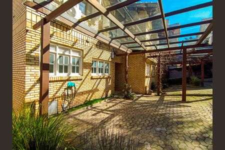 Casa de condomínio à venda com 196m², 3 quartos e 2 vagas Casa de condomínio à venda com 196m², 3 quartos e 2 vagasÁrea Externa