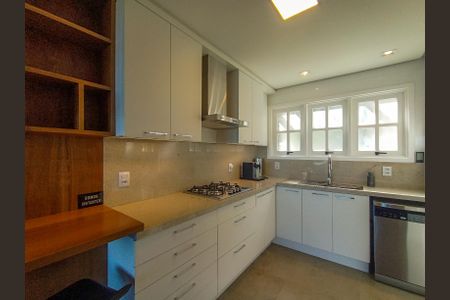 Casa de condomínio à venda com 196m², 3 quartos e 2 vagas Casa de condomínio à venda com 196m², 3 quartos e 2 vagasCozinha