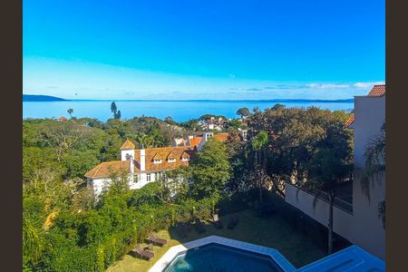 Casa de condomínio à venda com 196m², 3 quartos e 2 vagas Casa de condomínio à venda com 196m², 3 quartos e 2 vagasSuíte