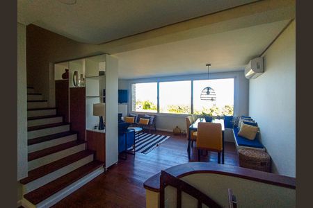 Casa de condomínio à venda com 196m², 3 quartos e 2 vagas Casa de condomínio à venda com 196m², 3 quartos e 2 vagasSala