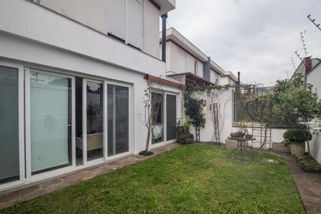 Casa de condomínio à venda com 210m², 3 quartos e 2 vagas Casa de condomínio à venda com 210m², 3 quartos e 2 vagasQuintal