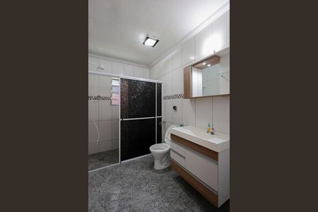 Casa à venda com 132m², 3 quartos e 2 vagasBanheiro social