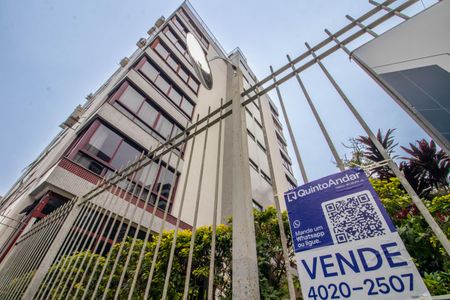 Apartamento à venda com 260m², 3 quartos e 2 vagas Apartamento à venda com 260m², 3 quartos e 2 vagasPlaquinha