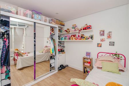 Apartamento à venda com 260m², 3 quartos e 2 vagas Apartamento à venda com 260m², 3 quartos e 2 vagasQuarto 2