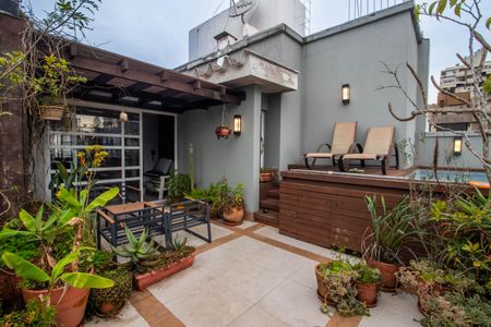 Apartamento à venda com 260m², 3 quartos e 2 vagas Apartamento à venda com 260m², 3 quartos e 2 vagasVaranda da Cobertura