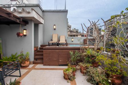 Apartamento à venda com 260m², 3 quartos e 2 vagas Apartamento à venda com 260m², 3 quartos e 2 vagasVaranda da Cobertura