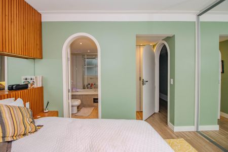 Apartamento à venda com 260m², 3 quartos e 2 vagas Apartamento à venda com 260m², 3 quartos e 2 vagasSuíte