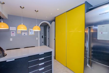 Apartamento à venda com 260m², 3 quartos e 2 vagas Apartamento à venda com 260m², 3 quartos e 2 vagasCozinha