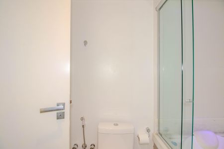 Apartamento à venda com 260m², 3 quartos e 2 vagas Apartamento à venda com 260m², 3 quartos e 2 vagasBanheiro da Suíte