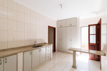 Casa à venda com 148m², 3 quartos e 3 vagas Casa à venda com 148m², 3 quartos e 3 vagasCozinha