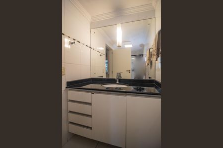 Apartamento à venda com 129m², 3 quartos e 2 vagasBanheiro da Suíte