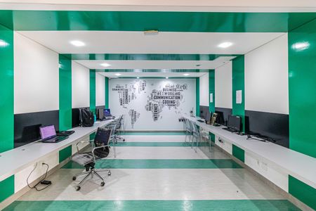 Apartamento à venda com 72m², 2 quartos e 2 vagas Apartamento à venda com 72m², 2 quartos e 2 vagasCoworking