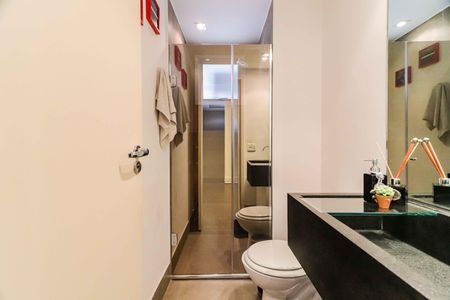 Apartamento à venda com 72m², 2 quartos e 2 vagas Apartamento à venda com 72m², 2 quartos e 2 vagasBanheiro
