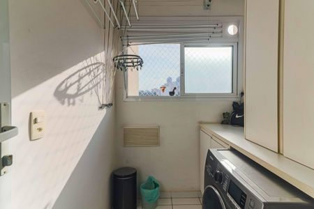Apartamento à venda com 72m², 2 quartos e 2 vagas Apartamento à venda com 72m², 2 quartos e 2 vagasCozinha e Área de Serviço