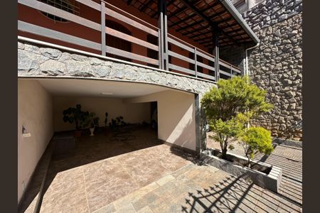 Casa à venda com 360m², 4 quartos e 5 vagas