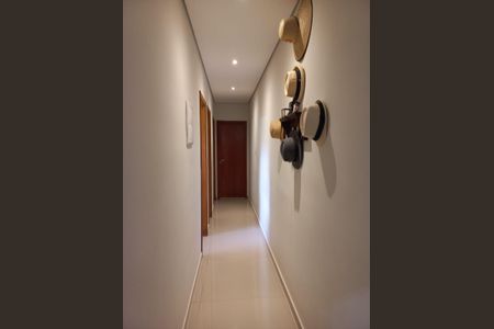 Casa à venda com 115m², 3 quartos e 2 vagasCorredor
