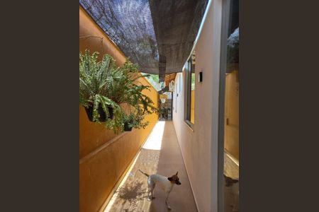 Casa à venda com 115m², 3 quartos e 2 vagasCorredor