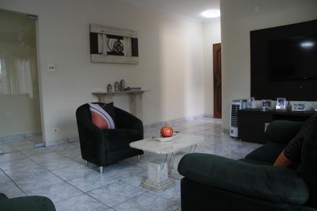 Casa à venda com 585m², 5 quartos e 6 vagasSala