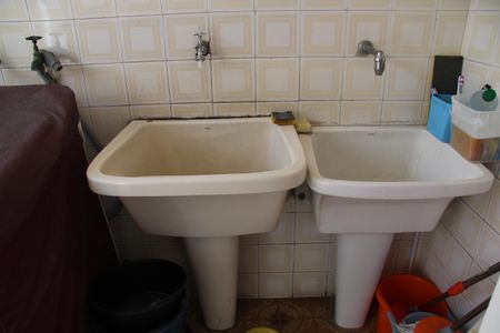 Casa à venda com 585m², 5 quartos e 6 vagasÁrea de Serviço