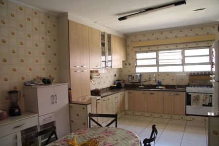 Casa à venda com 585m², 5 quartos e 6 vagasCozinha