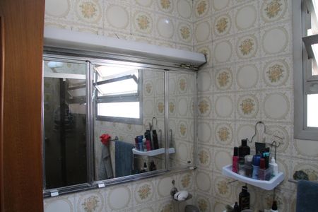 Casa à venda com 585m², 5 quartos e 6 vagasBanheiro da Suíte 2