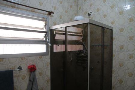 Casa à venda com 585m², 5 quartos e 6 vagasBanheiro da Suíte 2