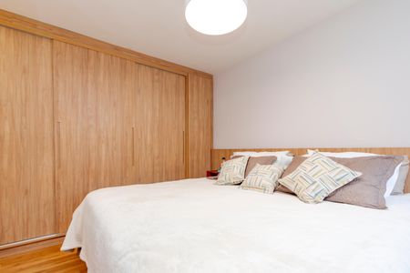 Apartamento à venda com 84m², 2 quartos e 2 vagas Apartamento à venda com 84m², 2 quartos e 2 vagasSuíte