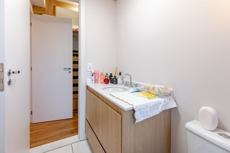 Apartamento à venda com 84m², 2 quartos e 2 vagas Apartamento à venda com 84m², 2 quartos e 2 vagasBanheiro da Suíte