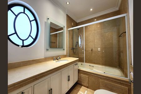 Apartamento à venda com 313m², 6 quartos e 6 vagas Apartamento à venda com 313m², 6 quartos e 6 vagasBanheiro da Suíte 3