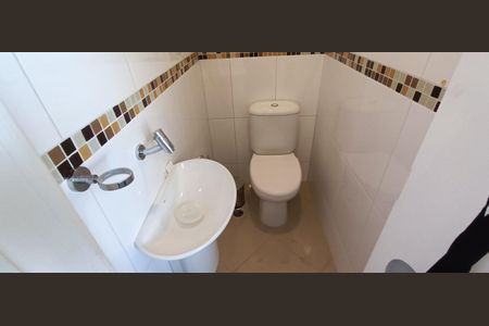 Apartamento à venda com 69m², 3 quartos e 2 vagas Apartamento à venda com 69m², 3 quartos e 2 vagasBanheiro de serviço