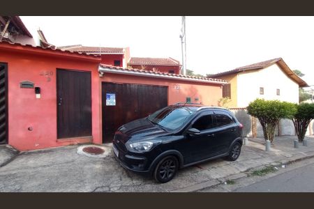 Casa à venda com 96m², 3 quartos e 2 vagasFachada com Placa