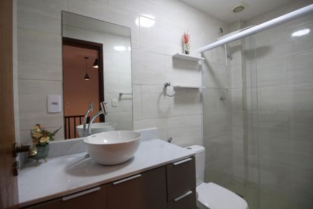 Casa à venda com 96m², 3 quartos e 2 vagasBanheiro Social