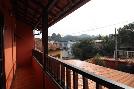 Casa à venda com 96m², 3 quartos e 2 vagasQuarto 3 - Varanda