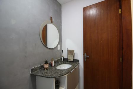 Casa à venda com 96m², 3 quartos e 2 vagasLavabo