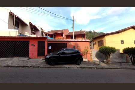 Casa à venda com 96m², 3 quartos e 2 vagasFachada