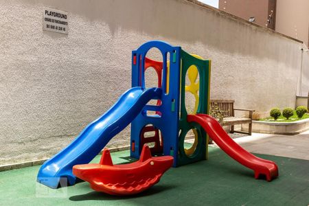 Apartamento à venda com 52m², 2 quartos e 1 vaga Apartamento à venda com 52m², 2 quartos e 1 vagaÁrea comum - Playground