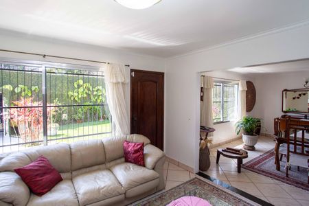 Casa à venda com 282m², 4 quartos e 6 vagasSala de TV