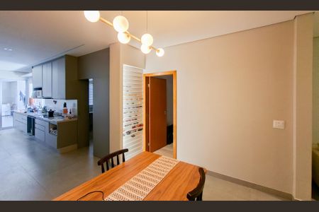 Casa à venda com 180m², 4 quartos e 1 vaga Casa à venda com 180m², 4 quartos e 1 vagaSala de Jantar