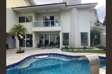 Casa à venda com 450m², 3 quartos e 6 vagasPiscina