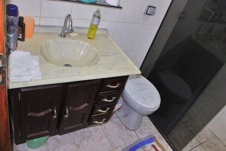 Casa à venda com 220m², 3 quartos e 3 vagasBanheiro 2