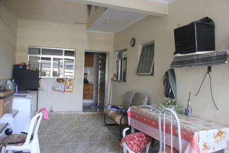 Casa à venda com 220m², 3 quartos e 3 vagasÁrea de Serviço