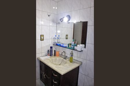 Casa à venda com 220m², 3 quartos e 3 vagasBanheiro 2
