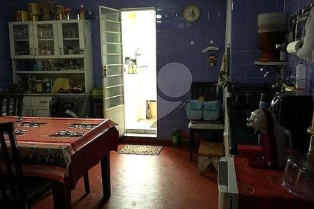 Casa à venda com 3 quartos, 240m² em Vila Monumento, São Paulo