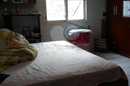 Casa à venda com 3 quartos, 240m² em Vila Monumento, São Paulo